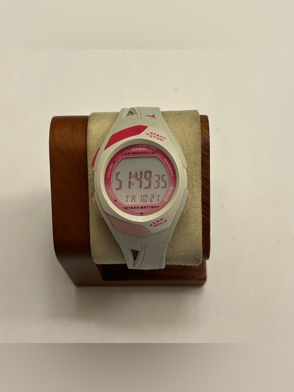 Casio STR300-7, 60-Lap Memory, White Resin Watch, 4 Alarms,‎ Day/Date